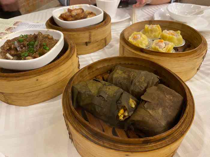 潮福城大酒楼(福新西路店)-"服务方面福州老牌港式茶点,对于有收取