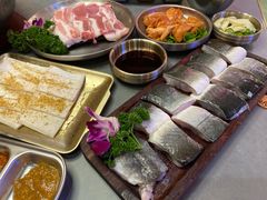 -围炉肉舍丹东海鲜烤肉·烤活鳗(步行街店)