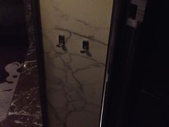 房间门口的报纸挂钩-广州四季酒店