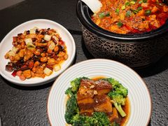 -万重锦·人文川菜馆(骡马市店)