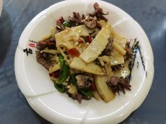 -洞背山庄(洞背院区式管理小区店)