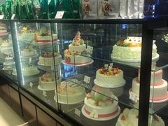 面包甜点陈列柜-爱纶蛋糕(山东路店)
