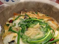 -姚记抚仙湖石锅鱼庄