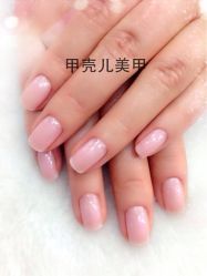 寒冷的冬季 浑浊的空气 来一抹这样的清新裸色 心情会大好吧-甲壳儿美甲美睫