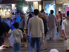 -瑞虹新天地月亮湾