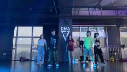 -DNA舞室