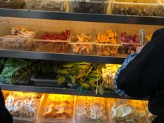 自助取餐区-万记麻辣烫国展总店