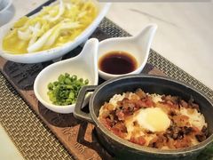 腊味煲仔饭拼甘笋精华油黄金菜-五号茶居·新派粤菜·岭南五号酒店(沿江中路店)