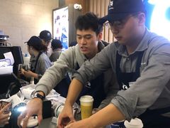 -瑞幸咖啡(华东理工大学商学院店)
