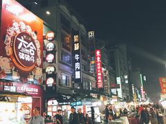 -六合夜市