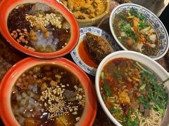 -爆炸头阿姨小四川正宗川味小吃(无任何分店)