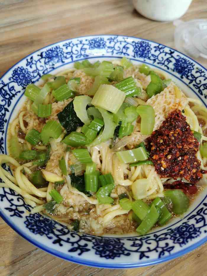 清真·奇台老味道黄面烤肉餐厅-"黄面太棉了 没劲道 汤汁有点奇怪的