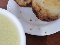 小米粥-宝瑞门钉肉饼店