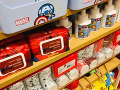 -名创优品(北京新中关购物中心地铁层店)