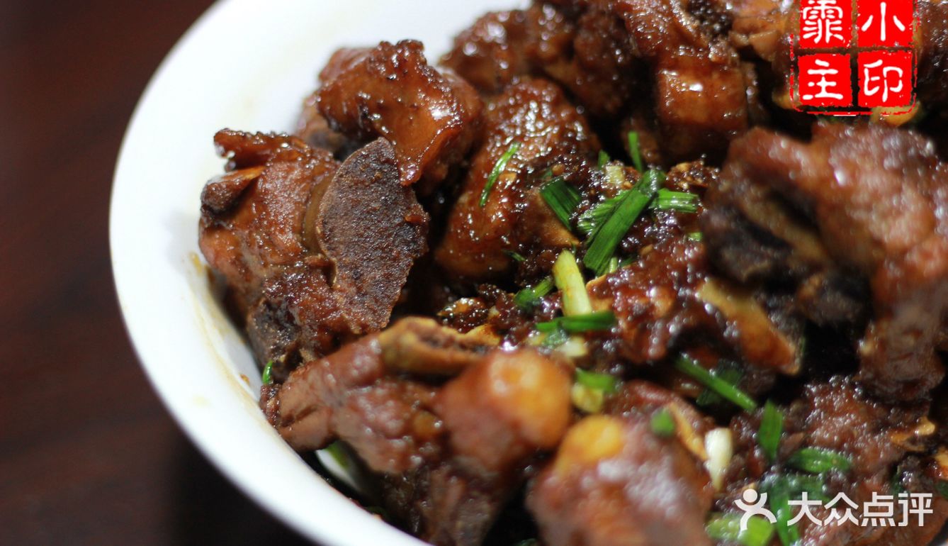 最爱啃骨头的吃货在家也有福气哦！