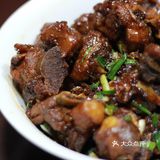 最爱啃骨头的吃货在家也有福气哦！