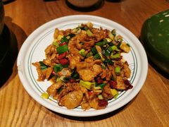 蒜苗小炒肉-云海肴·汽锅鸡·云南菜(天山百盛优客店)