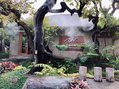 -Chom Cafe and Restaurant