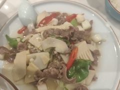 -犇逸·乐山跷脚牛肉·四川现炒(览海店)