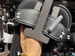 -UNDER ARMOUR(八达岭奥莱店)