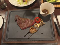 西冷-恰餐厅及酒吧 CHAR Bar & Grill (北京丽都皇冠假日店)