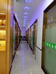 -苗医生专业祛痘·皮肤管理