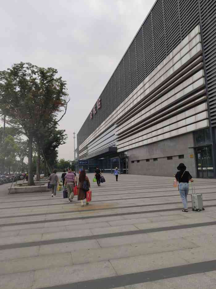 余杭站-"第一次来余杭高铁站坐高铁,虽然站不大,但."-大众点评移动版