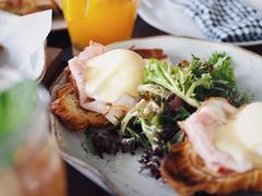 -ROAST coffee & eatery