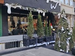 -W COLLECTIVE  DESSERT SHOP
