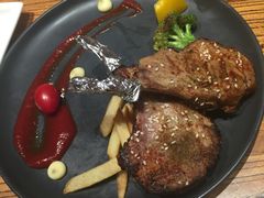 阿里家秘制烤法排-阿里家·新疆烤肉酒場 by MIG