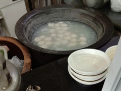-老西白点心店