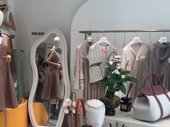 -Her Sight设计师女装集合店(静安华山路店)