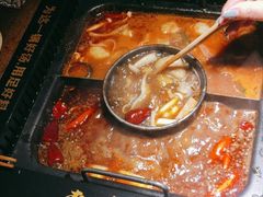 -老牌坊云南鱼豆花火锅(哈西万达店)