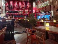 -FOUR PLAY BAR