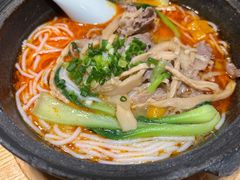 苗家红酸汤牛肉粉-俏凤凰(美林M·LIVE天地东座店)