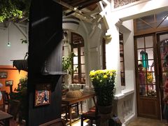 -Cuc Gach Quan Restaurant