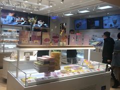 面包甜点陈列柜-好利来(曲江龙湖店)