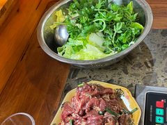 -黄利砖万峰林布依特色酸笋牛肉馆