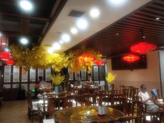 大堂-那家老院子东北菜·饺子·小鸡炖蘑菇(艳华街店)