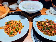 -吃饭皇帝大土家民族菜(荟聚店)