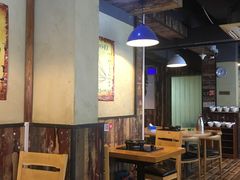 大堂-陆记牛庄·碳锅龙虾烧烤(爱上花园店)