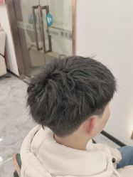 -V8潮牌·接发烫染连锁