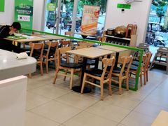 大堂-老乡鸡(临泉人民医院南区店)