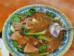 -爆炸头阿姨小四川正宗川味小吃(无任何分店)