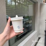 我各试了第一个菜单的奶咖和第二个菜单的冰美式