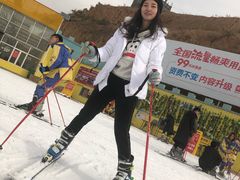 -采薇庄园四季滑雪场