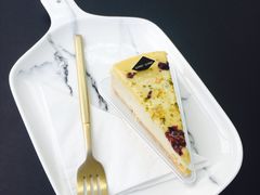 -UNI UNI(环亚凯瑟琳店)