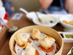 并蒂花开双喜虾饺皇包-苏小柳点心·手作小笼包(浦东嘉里城分院)