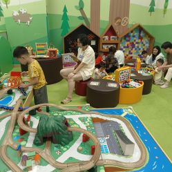 -莫莉幻想儿童乐园(武汉经开永旺店)