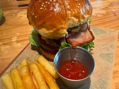 -三勾JJJ Burger&Coffee(梅溪湖店)
